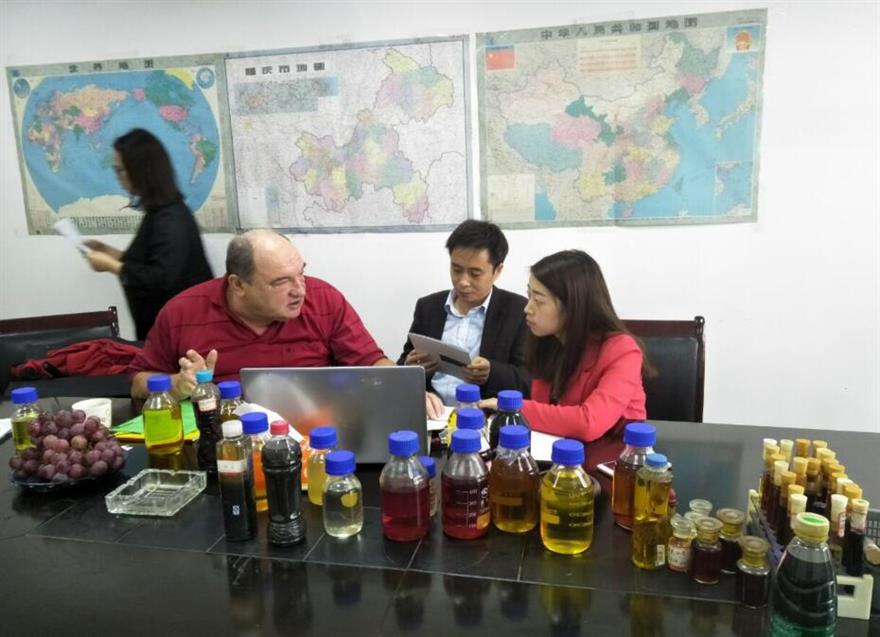 拉脫維亞的客戶 1.jpg 拉脫維亞客戶考察廢油過濾設備