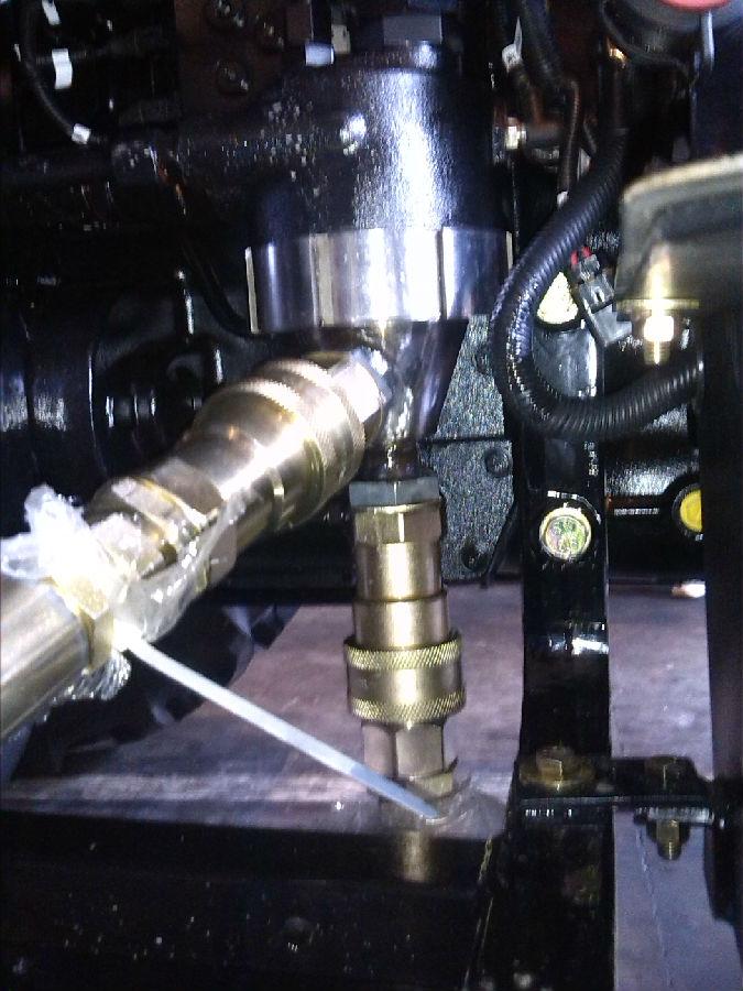 20-液壓油濾油機(jī)現(xiàn)場(chǎng)照片.jpg 汽車(chē)液壓油濾油機(jī)現(xiàn)場(chǎng)照片