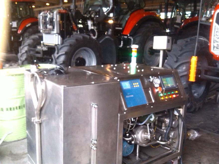 24-液壓油濾油機(jī)現(xiàn)場(chǎng)照片.jpg 汽車(chē)液壓油濾油機(jī)現(xiàn)場(chǎng)照片