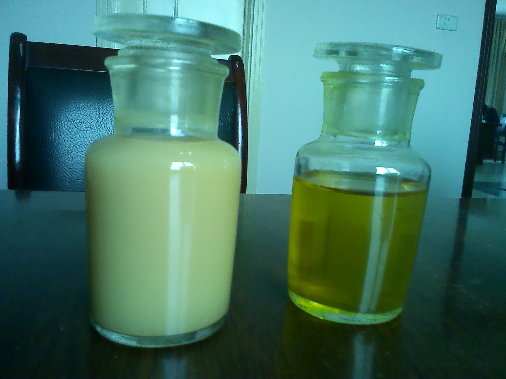 如何通過顏色與氣味辨別變壓器油的健康情況?(圖1) 如何通過顏色與氣味辨別變壓器油的健康情況?(圖1)